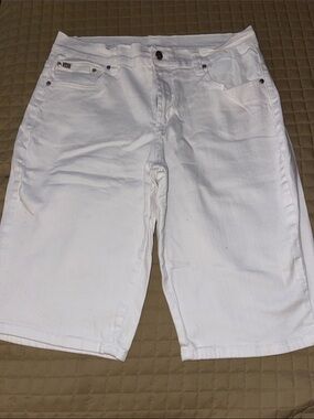 DG2 by Diane Gilman White Denim Bermuda Shorts Size 12